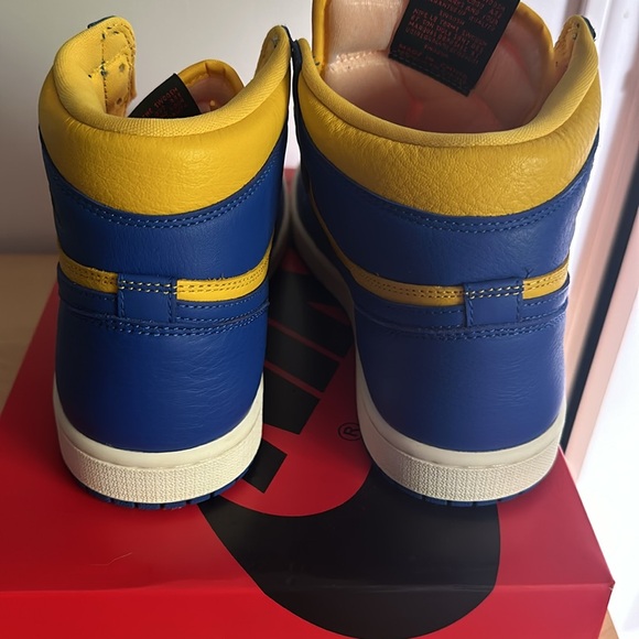 MENS 8.5/WM 10  air Jordan retro reverse Laney’s BNIB! - Picture 6 of 6